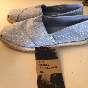 NEW: Bliss Blue Tiny Chambray Dots on Rope TOMS